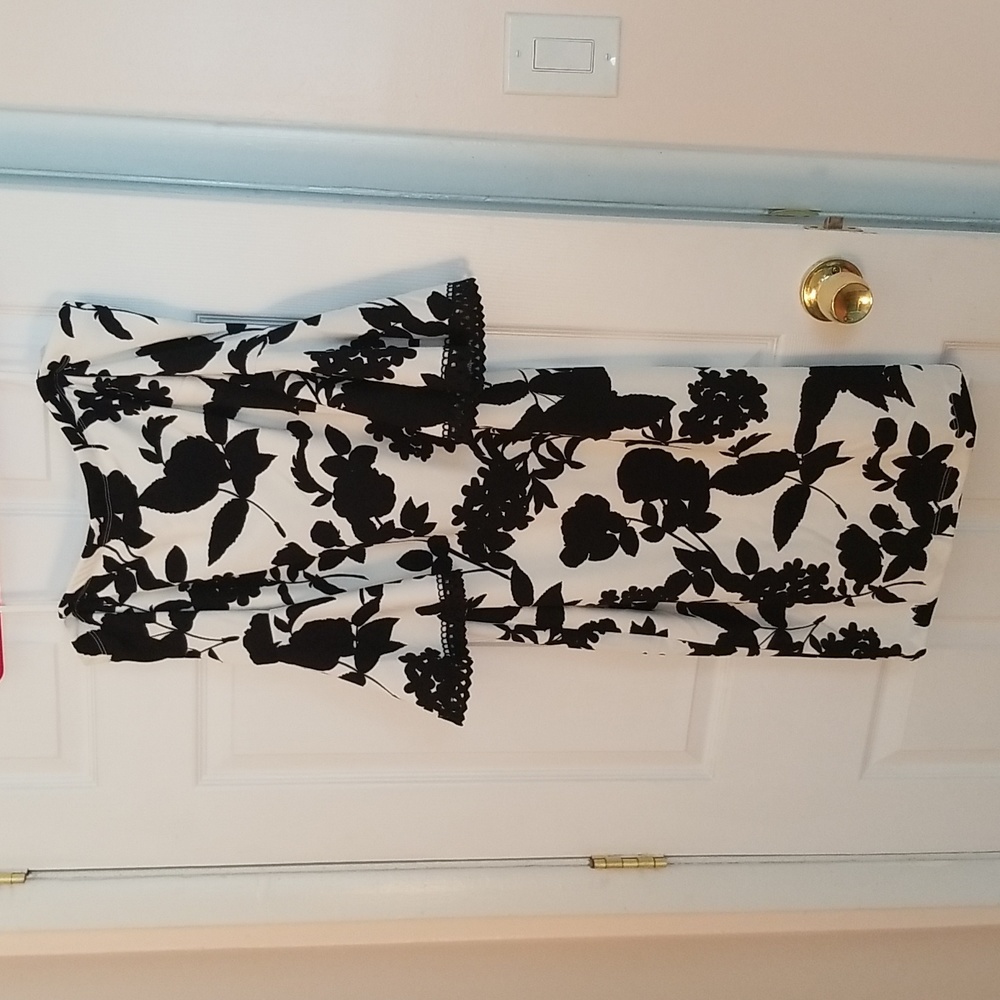 PremierAmour- off the shoulder dress - black and white- size 8